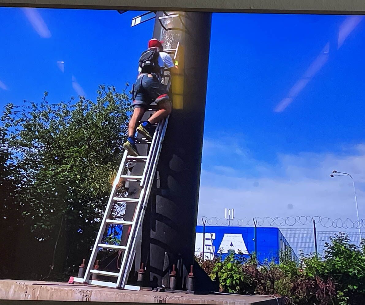 Düsseldorf Delight: actsofpostvandalism 3 @ freibad Düsseldorf by Peter Michalski