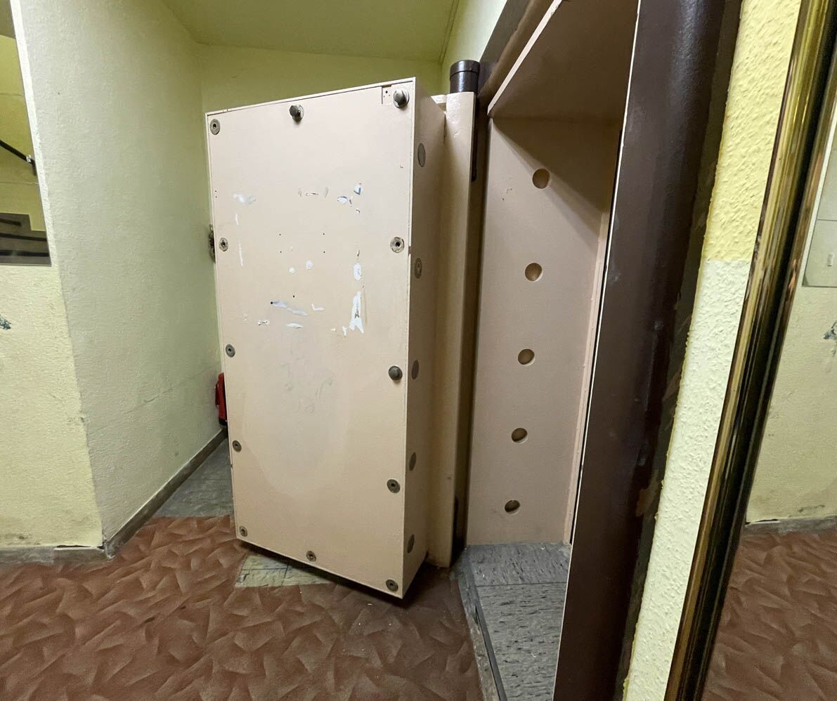 Düsseldorf Delight: actsofpostvandalism 3 @ freibad Düsseldorf by Peter Michalski