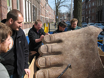 Susanne Kriemann en de voet van Ramses