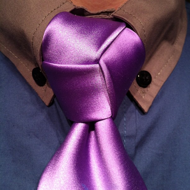 trinity-knot-purple