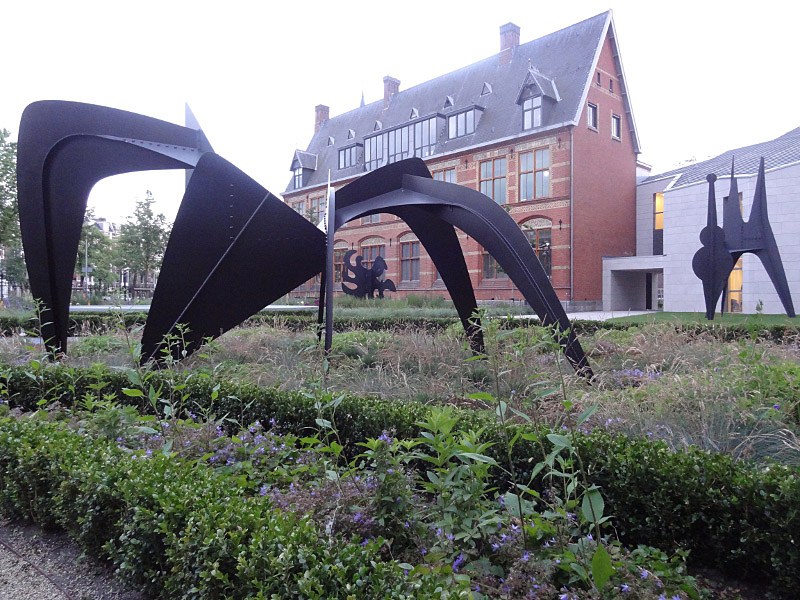 9 En dan de mooiste, onze Miereneter, 1963, de enige Calder in Nederland, uit jawel Hoogvliet, geleend van Sculpture International Rotterdam