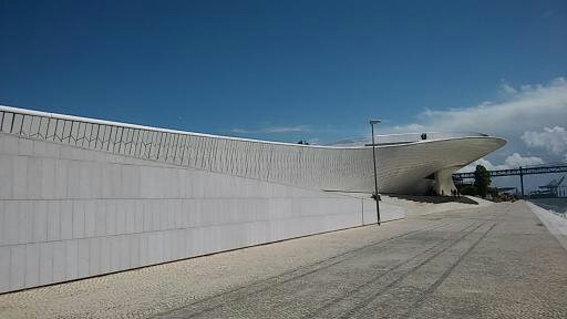 Lissabon: Tomas Hipolito / Porta 14 / MAAT