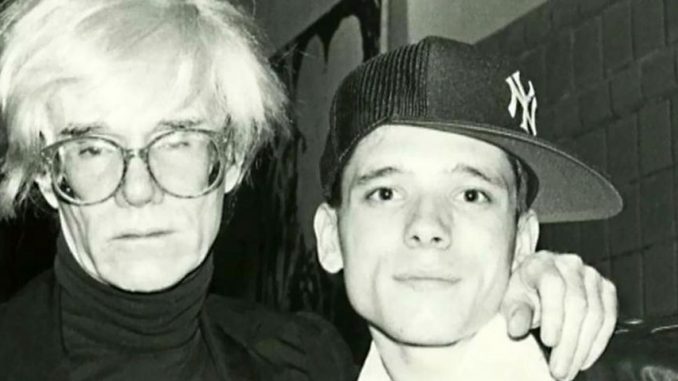 Jeremy Deller over Andy Warhol