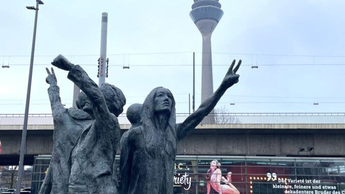 Düsseldorf Delight: actsofpostvandalism 3 @ freibad Düsseldorf by Peter Michalski