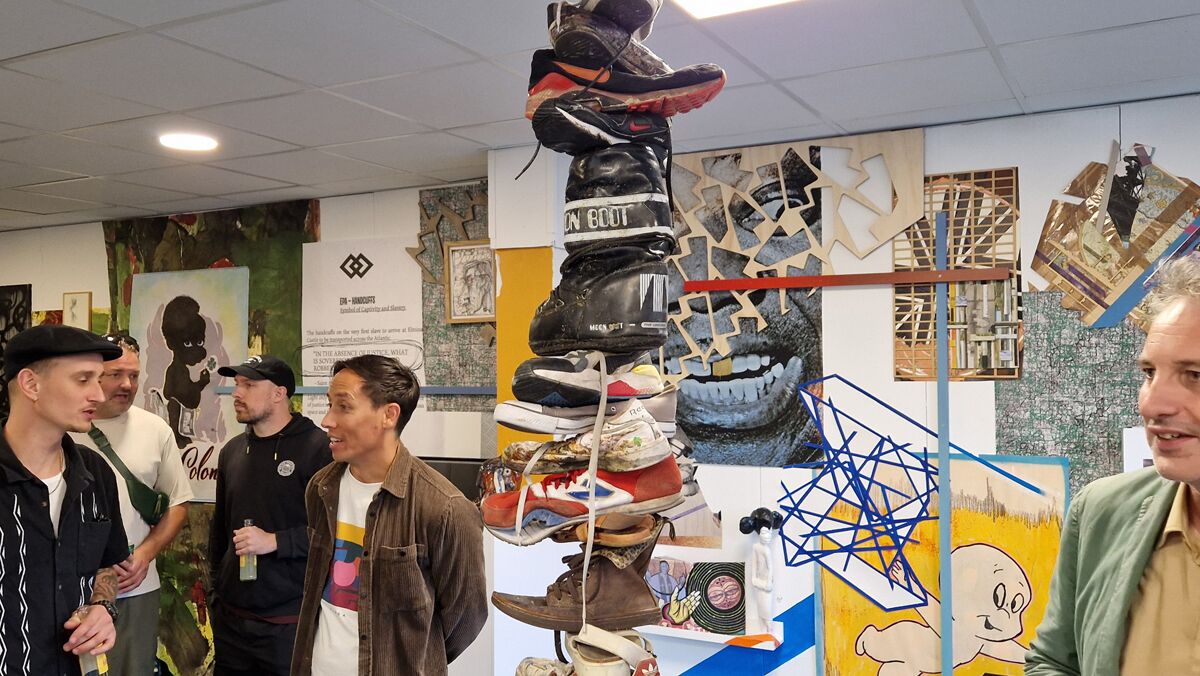 Henny Overbeek / The Books Happen @ All Caps