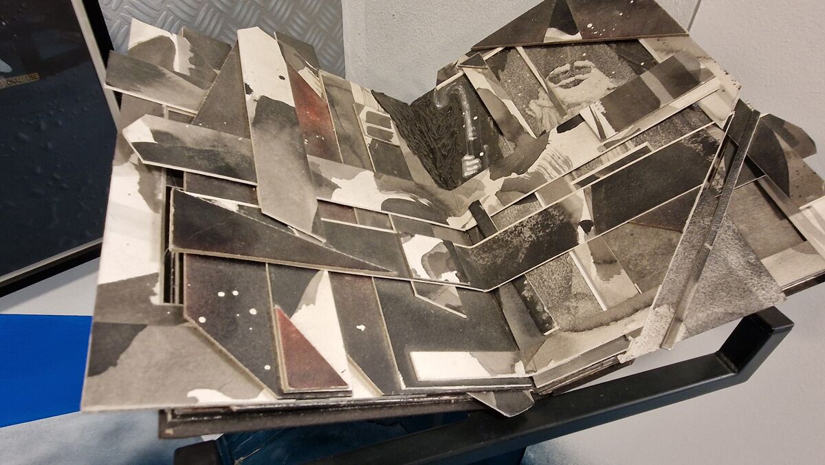 Henny Overbeek / The Books Happen @ All Caps