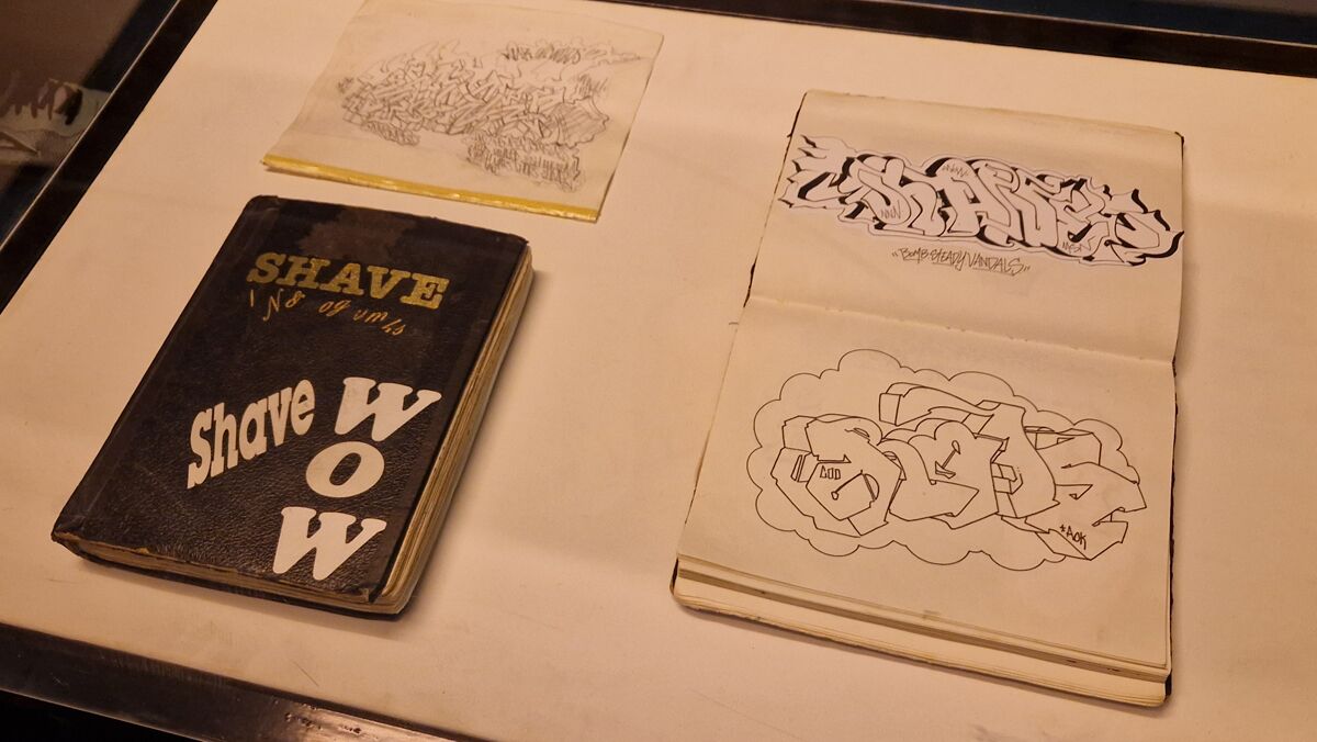 Henny Overbeek / The Books Happen @ All Caps