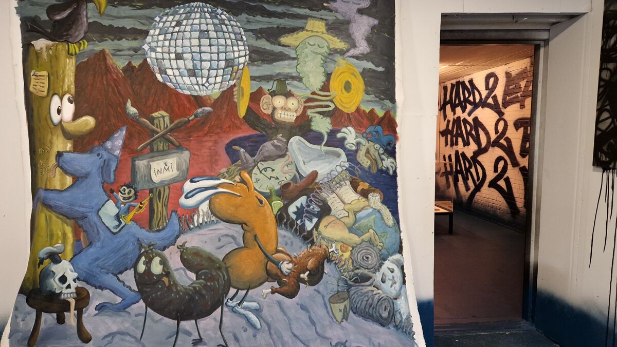 Henny Overbeek / The Books Happen @ All Caps